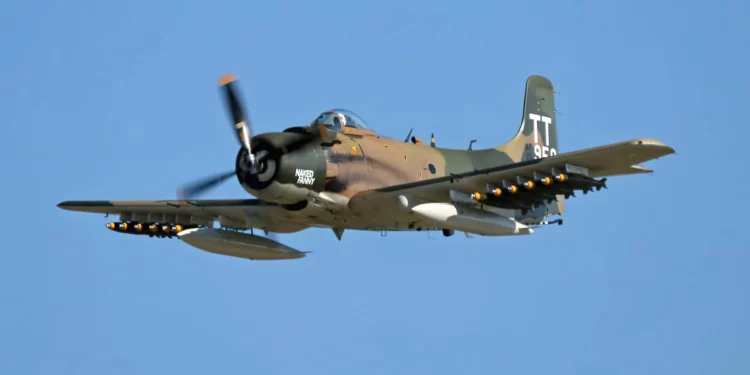 El A-1 Skyraider inspiró el diseño y rol del A-10 Warthog
