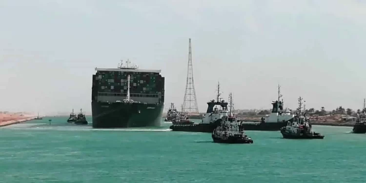 Trump exige paso libre de barcos de EE. UU. por Panamá y Suez