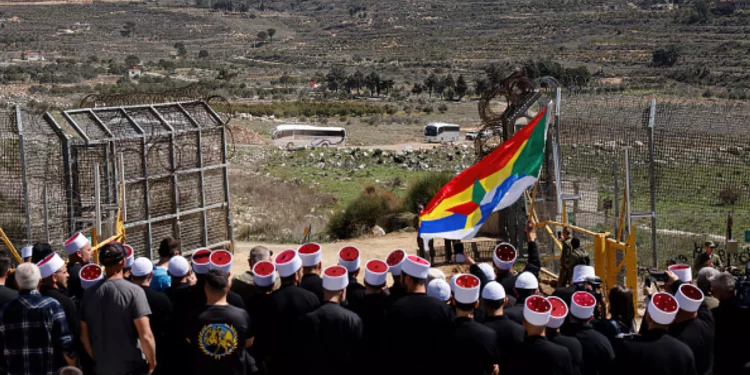 Clérigos drusos sirios peregrinan a santuario en Israel