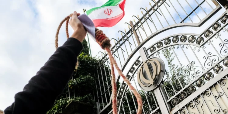 Irán ejecuta a hombre por espionaje para el Mossad de Israel