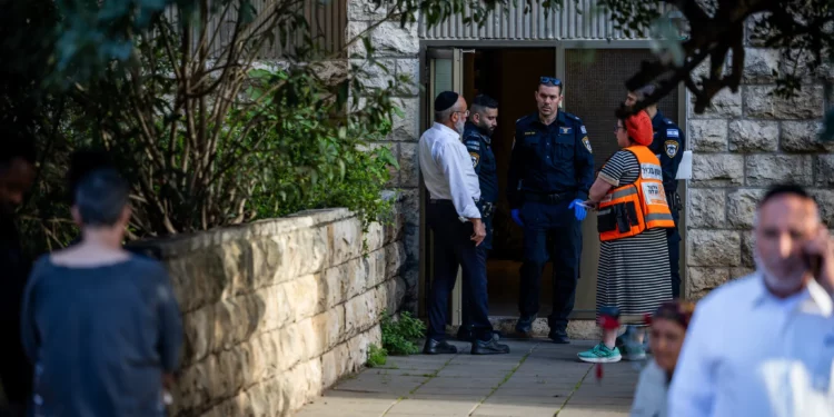 Investigan presunto asesinato-suicidio en Jerusalén tras hallazgo de pareja muerta