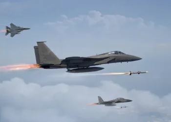 El F-15EX planta cara a misiles hipersónicos con fuego masivo
