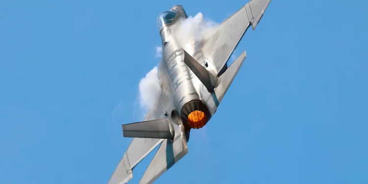 F-35: Radar AN/APG-81 detecta y neutraliza amenazas a 250 km