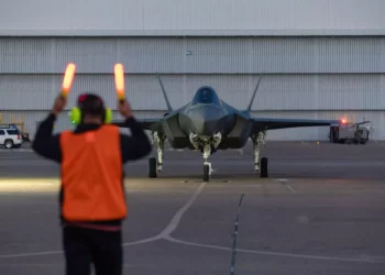 Israel refuerza su flota con tres nuevos F-35I Adir en Nevatim