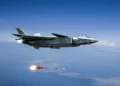 El J-20 ya no necesita acercarse para derribar a un adversario