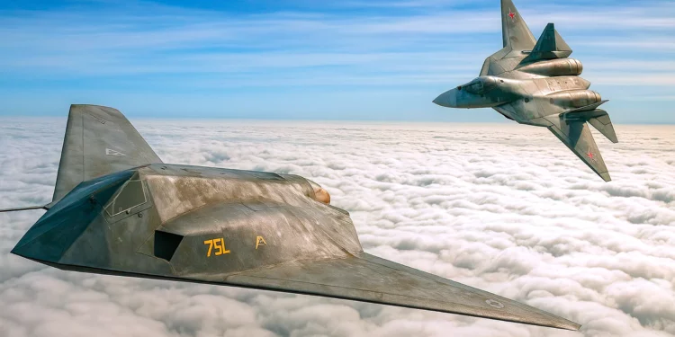 El Su-57 desafía al F-35 con el Okhotnik en el frente no tripulado
