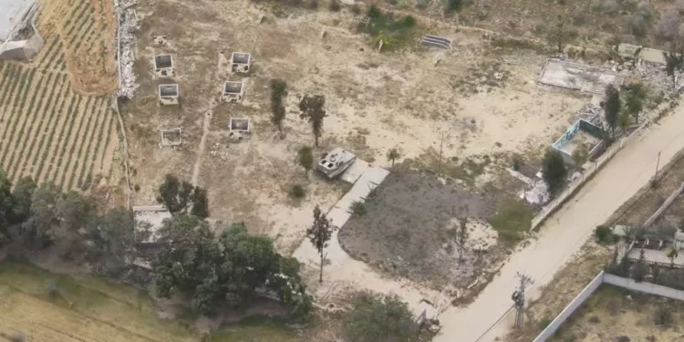 Un campo de entrenamiento de Hamás descubierto por las Fuerzas de Defensa de Israel (FDI) en el Corredor Morag de la Franja de Gaza, en una foto difundida por el ejército el 17 de abril de 2025. (Fuerzas de Defensa de Israel)