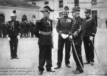 Avanza un proyecto de ley francés para ascender póstumamente a Alfred Dreyfus