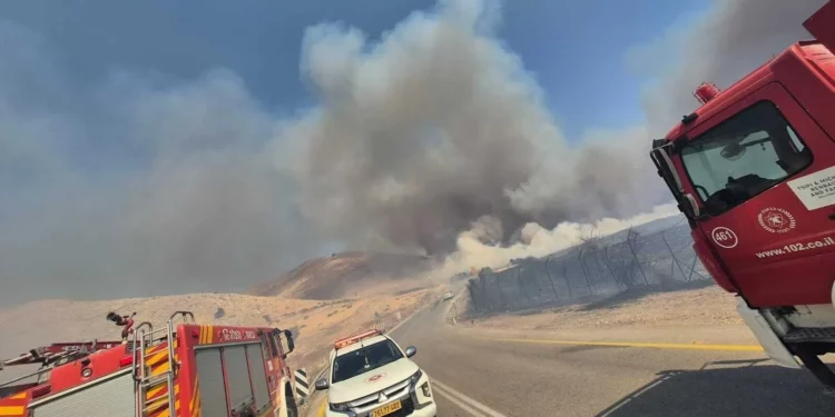 Bomberos combaten incendios en Altos del Golán y cerca de Jerusalén