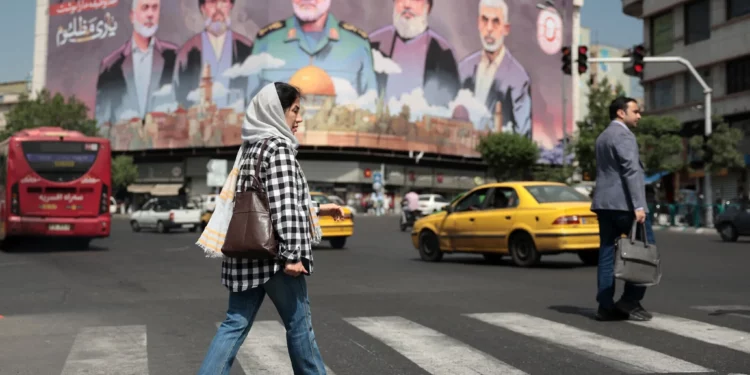 Irán y EE. UU. reanudan diálogo nuclear en Omán
