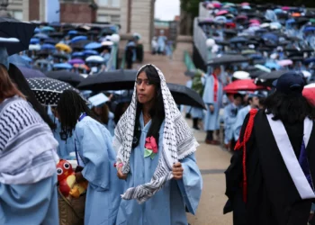 Manifestantes antiisraelíes protestan frente a Universidad de Columbia