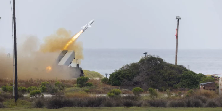 EE. UU. despliega misiles NMESIS y HIMARS en el Estrecho de Luzón
