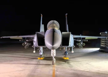 CENTCOM muestra F-15E con carga contra UAV en Oriente Medio