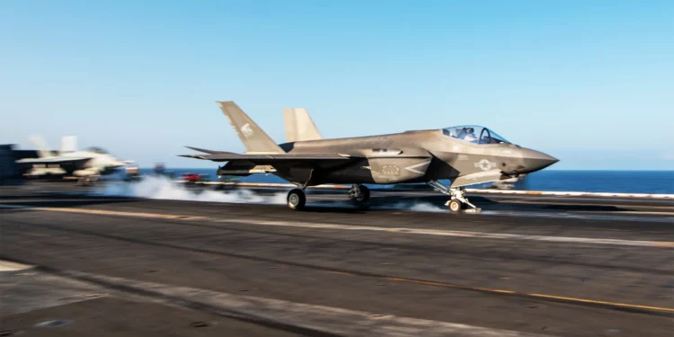 Defensas aéreas hutíes casi alcanzan a los F-35 y F-16 de EE. UU.