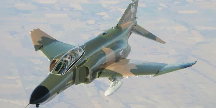 F-4 Phantom II: arquitectura bimotor, radar APQ-120 y capacidad multirrol