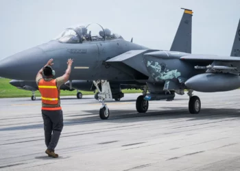 Más F-15E Strike Eagles refuerzan Diego García