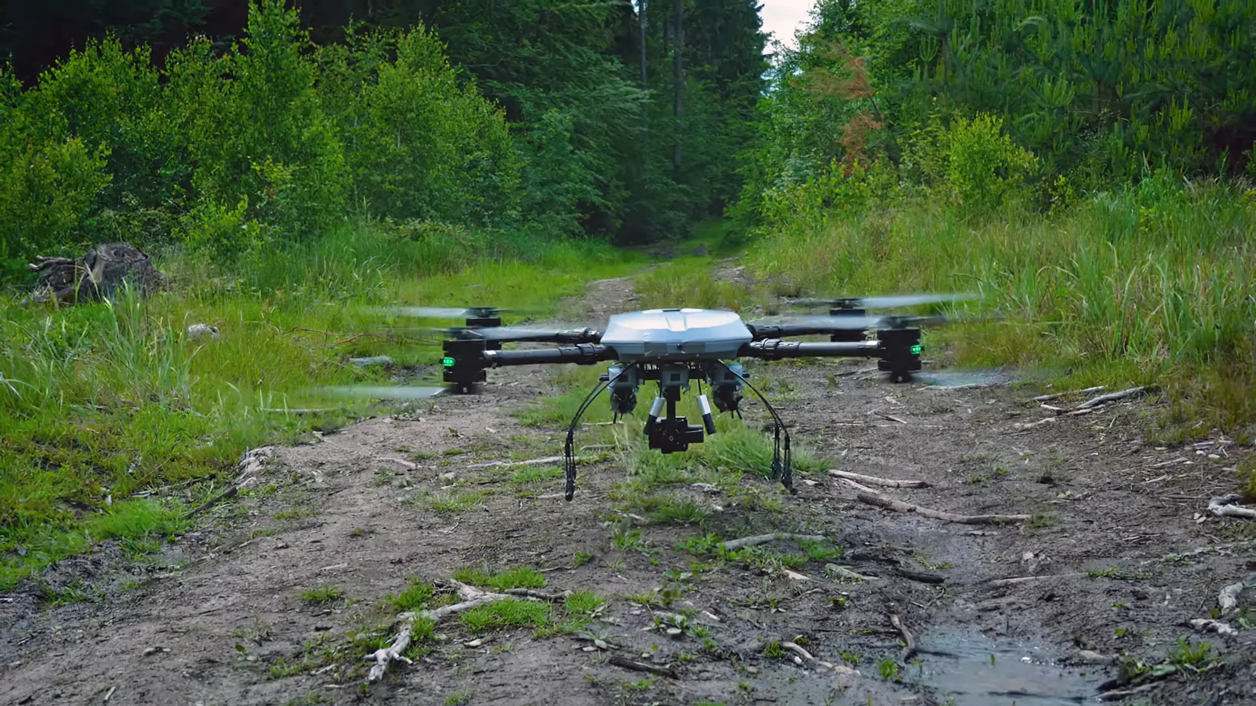 AgentFly presenta el dron Gorgon X8 para logística táctica en IDET 2025