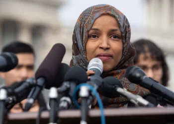 Ilhan Omar se niega a comentar sobre el ataque terrorista en DC