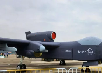 El dron Jiu Tian de China probará un enjambre de 100 drones