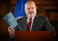 El fiscal jefe de la Corte Penal Internacional, Karim Khan, habla durante una conferencia de prensa en el Palacio de San Carlos en Bogotá, Colombia, el 25 de abril de 2024. (Luis Acosta / AFP)