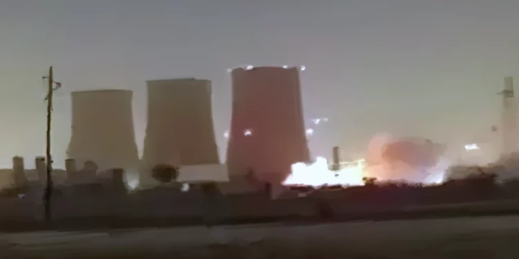 Explosiones en central eléctrica iraní que provee a Teherán