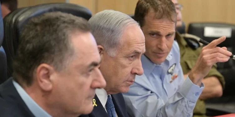 Netanyahu supervisa ataques a hutíes desde búnker en Kirya