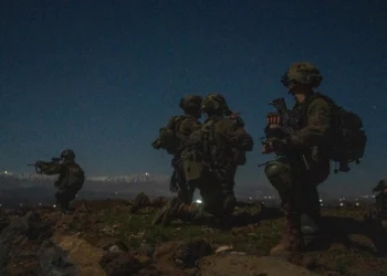 Paracaidistas de Israel se trasladan de Siria a Gaza para ofensiva