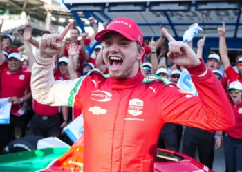 Piloto novato nacido en Israel conquista la pole en Indy 500