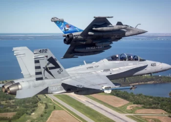 Rafale M prueba reabastecer F/A-18 en EE. UU.