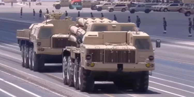 El LNA exhibe cohetes Smerch: fuego ruso para disuadir a Trípoli