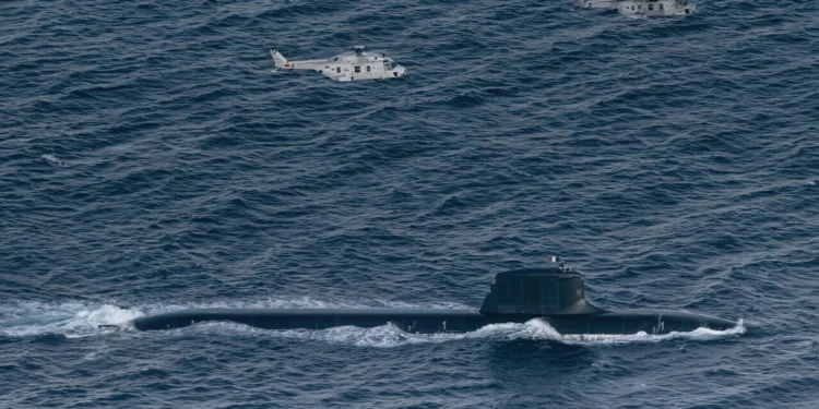 Armada francesa caza submarino Suffren en ejercicio mediterráneo