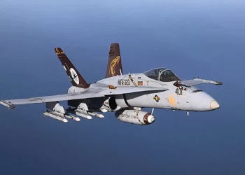 USMC Hornet hundirán corbeta de la Segunda Guerra Mundial