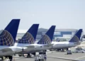United Airlines detiene vuelos a Tel Aviv tras ataque con misil