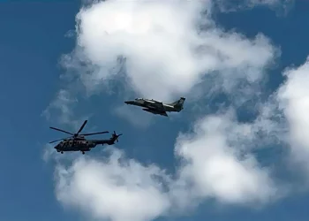 Marina de Brasil realiza primer ejercicio de intercepción de helicópteros con AF-1 Skyhawk