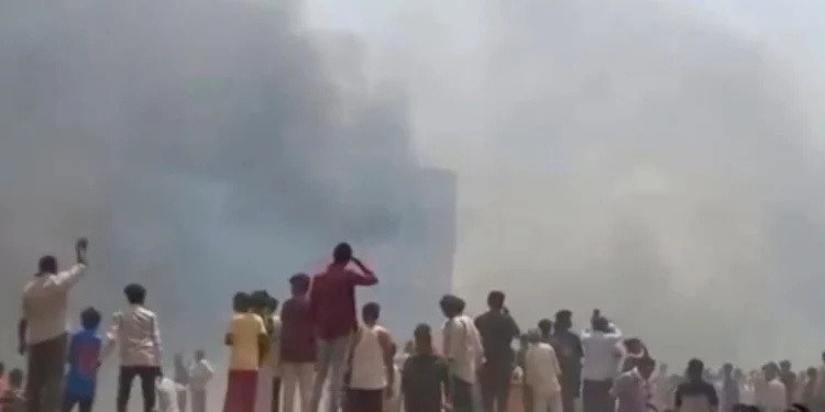 Avión de Air India con destino a Londres se estrella con 242 personas a bordo