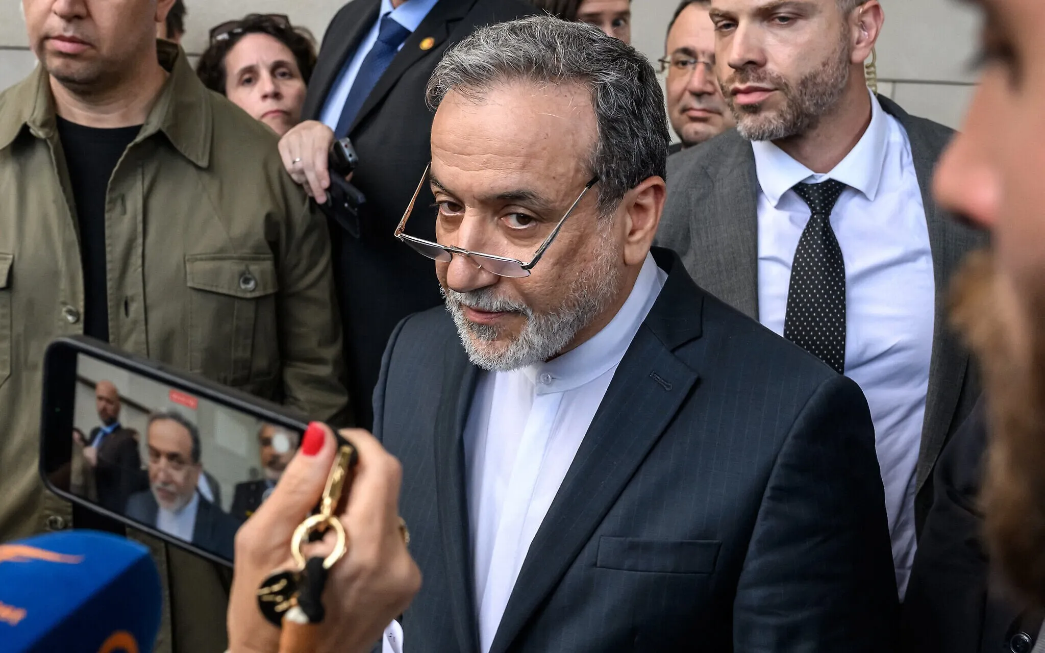 Irán amenaza con represalias “duraderas” tras ataques de EE. UU. a sus sitios nucleares