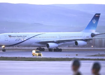 Un grupo de aviones del gobierno iraní hace una misteriosa carrera hacia Omán