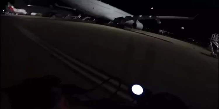 Activistas antiisraelíes dañan aviones militares en base británica