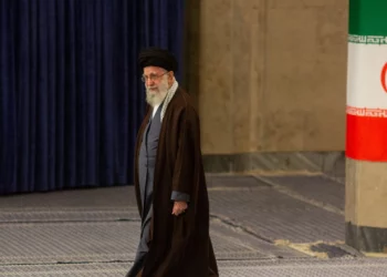 El ayatolá sitiado: sucesión, caos y temor de colapso dentro del régimen iraní