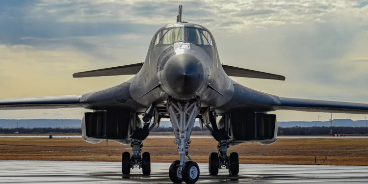 Cuatro décadas de poder aéreo: el B-1B Lancer celebra 40 años