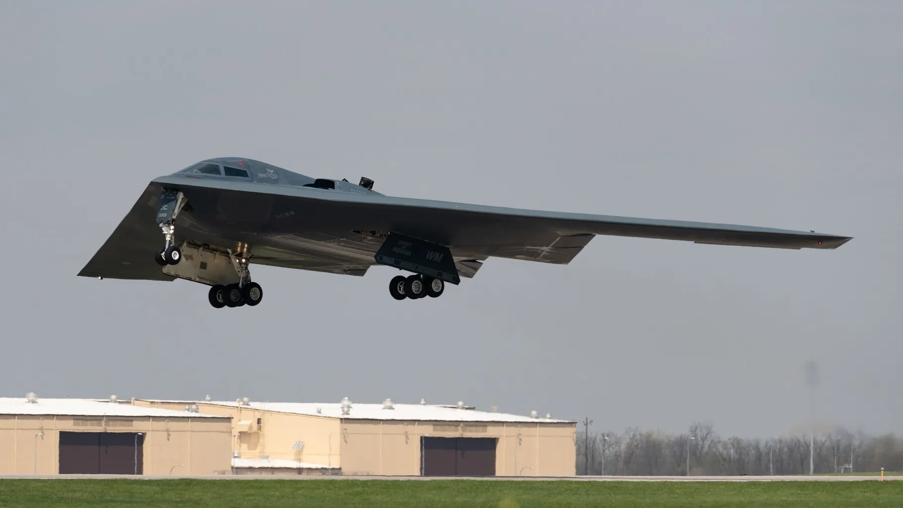 Operación Martillo de Medianoche: Cómo los bombarderos B-2 de EE.UU. atacaron a Irán sin ser detectados
