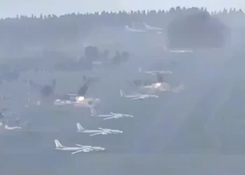 Ucrania ataca con drones bases aéreas rusas en un ataque comparado con la operación israelí de bípers
