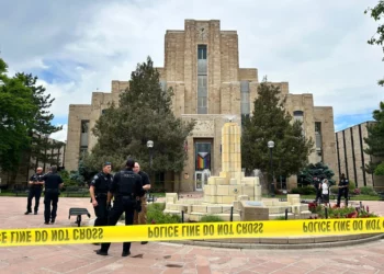 La policía de Boulder dice que varias personas fueron evacuadas con quemaduras