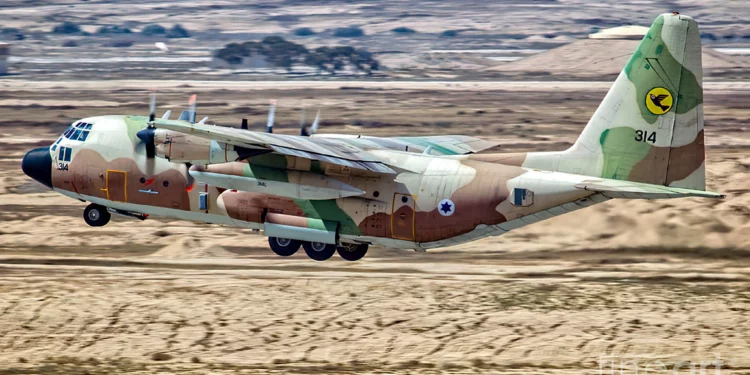 ¿Podrían los C-130 israelíes lanzar la bomba GBU-57 en Fordo?