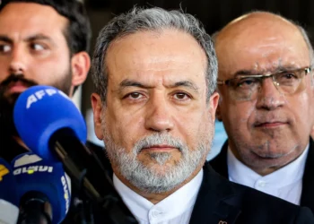 El canciller iraní dice a sus homólogos europeos que los ataques israelíes “asestan un golpe” a la diplomacia