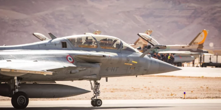 Un Eurofighter británico recorre la pista durante el ejercicio de Bandera Azul de la Fuerza Aérea israelí en octubre de 2021. (Fuerzas de Defensa de Israel)