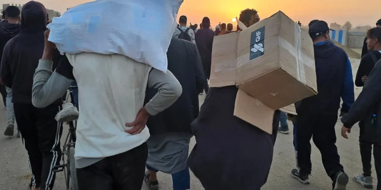 Hamás dice que el fuego israelí mató a 22 personas cerca de un sitio de distribución de ayuda