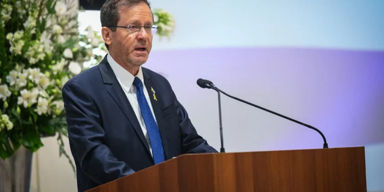 Herzog: Israel atacó Irán para “neutralizar una amenaza existencial inmediata para nuestro pueblo”