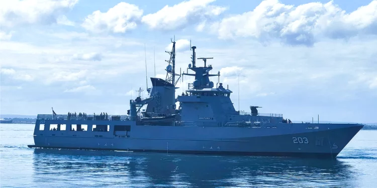 Canberra se rearma en el mar: el patrullero HMAS Arafura refuerza la estrategia australiana en aguas disputadas