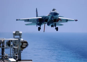 Aviones chinos J-15 se aproximan a patrulla japonesa en el Pacífico